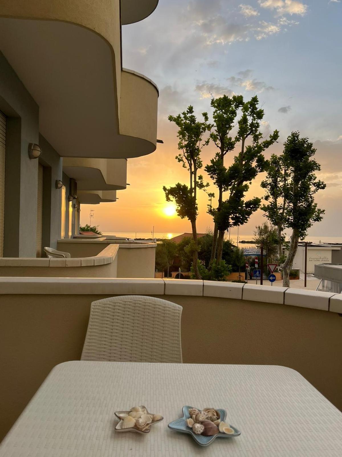 Residence Gabbiano Vista Mare San Mauro Mare Buitenkant foto